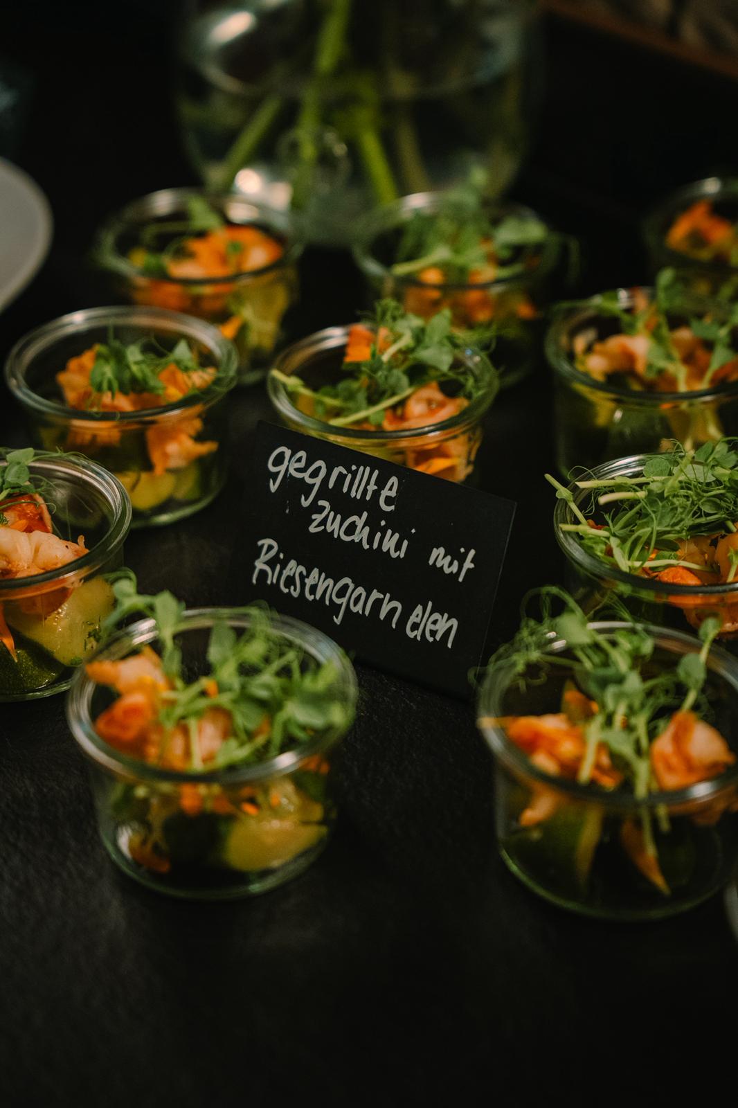 Saftiges Steak mit Beilagen, serviert im Restaurant HOFZWANZIG Dresden Laubegast