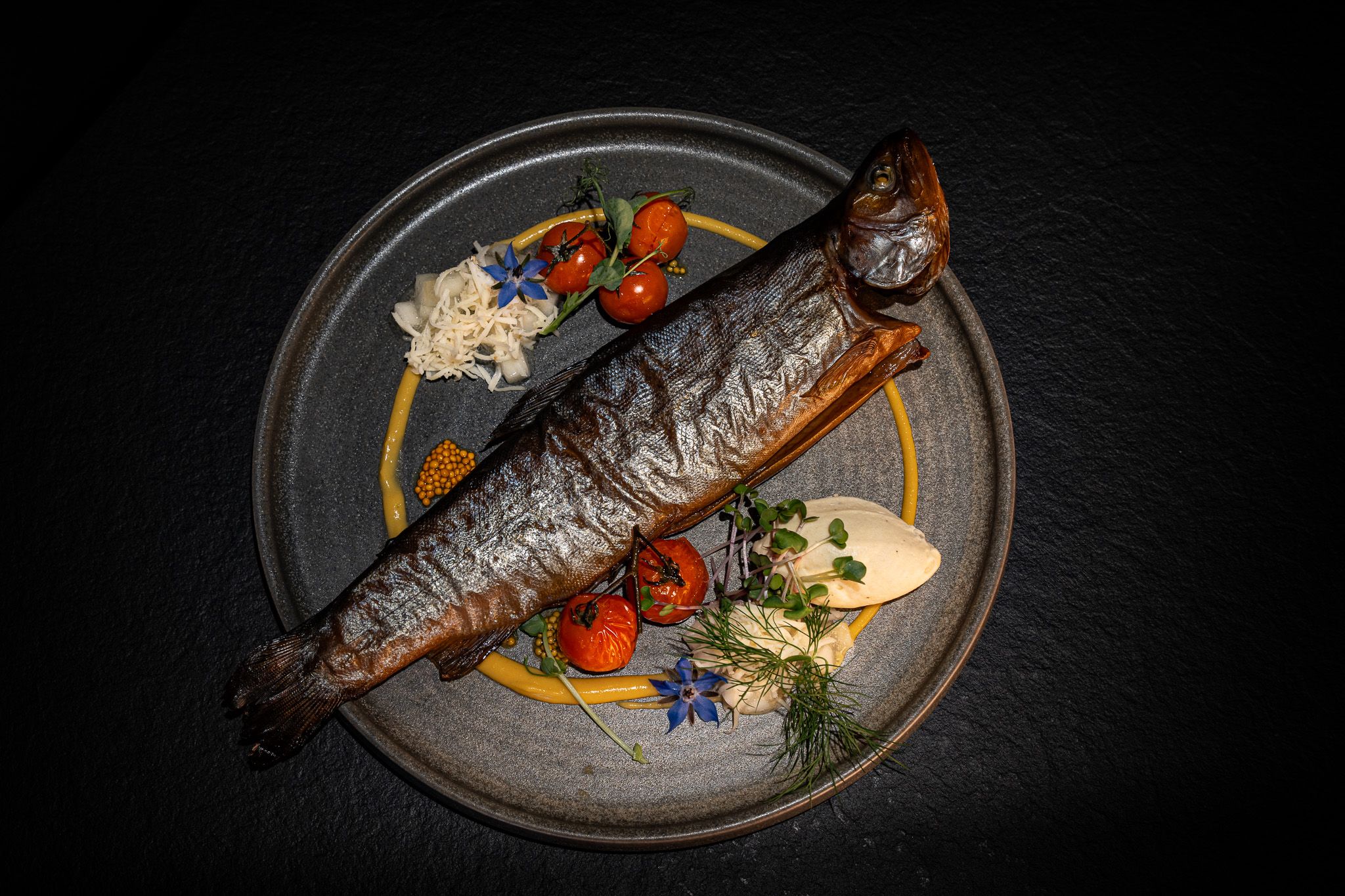 Hauptgericht mit Beilage aus der Monatskarte