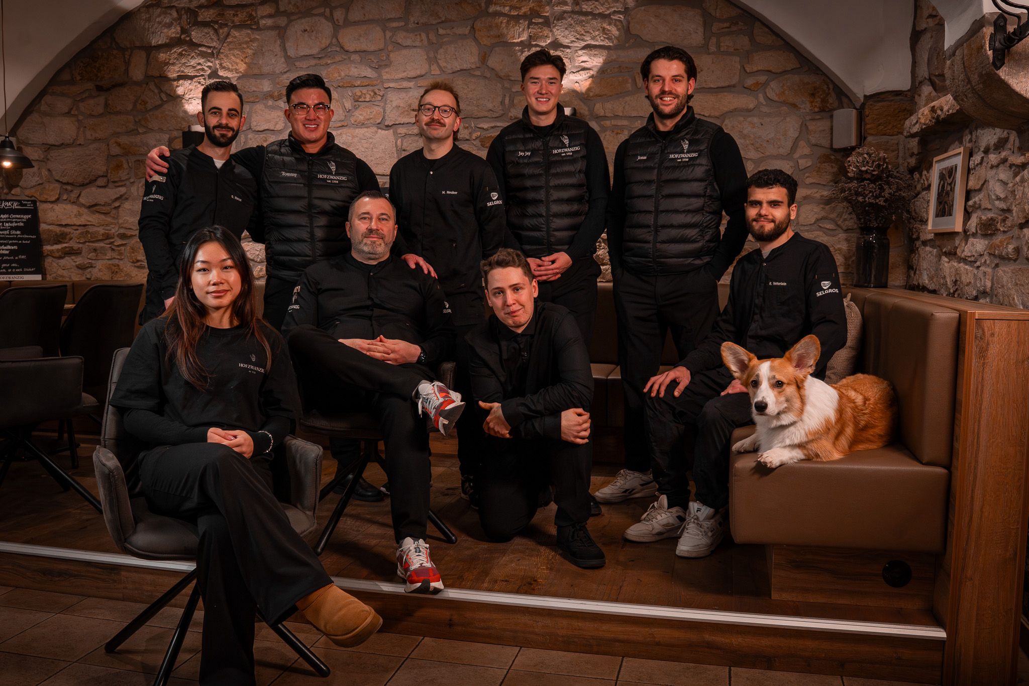 Kueche und Service arbeiten Hand in Hand